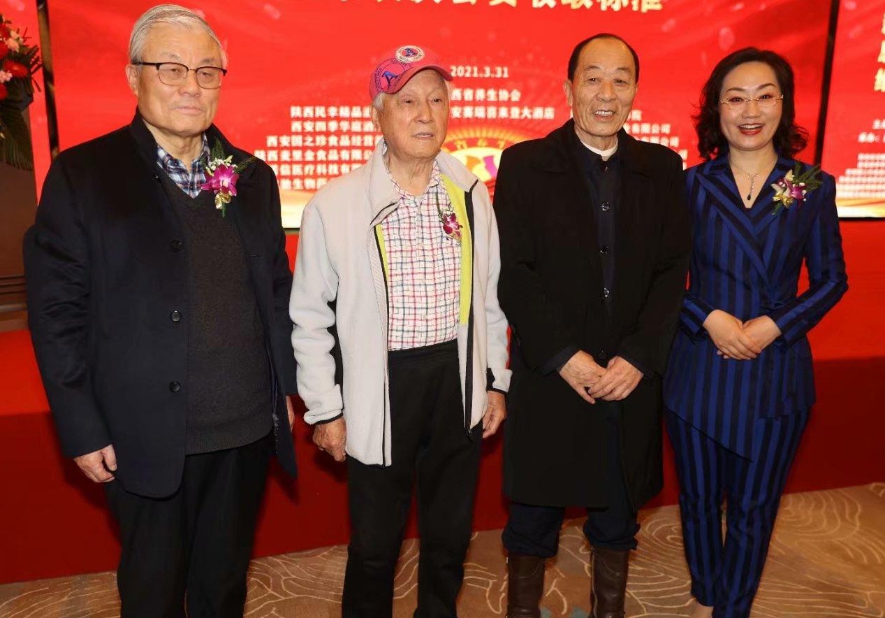 与万承奎教授(2).jpg